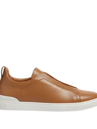 derma contour couture , low-top design, lace-up sneakers, cushioned sole, comfortable insole, leather sole, rubber outsole, breathable leather