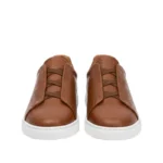 derma contour couture , white leather sneakers designer, gold accent sneakers, minimalist luxury sneakers, handcrafted Italian sneakers,2